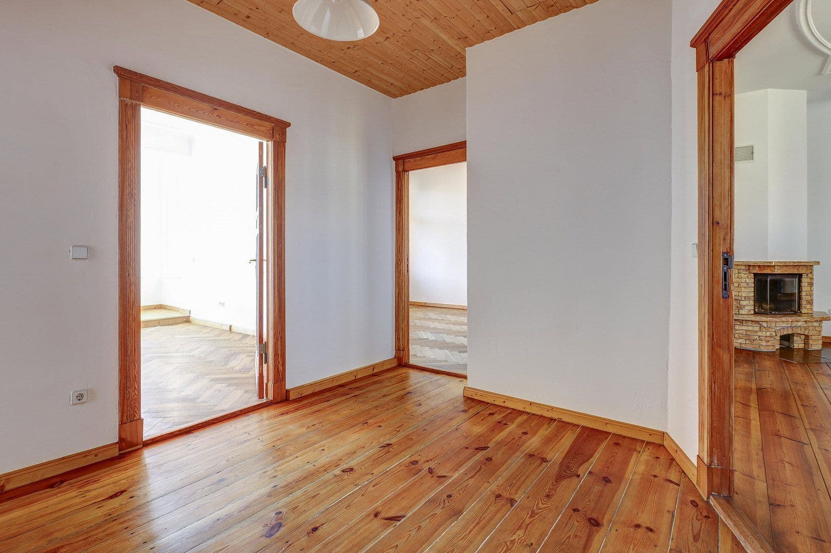 Prodej bytu 4+1 146 m², Berlin, Berlín Prodej bytu 4+1 146 m², Berlin, Berlín
