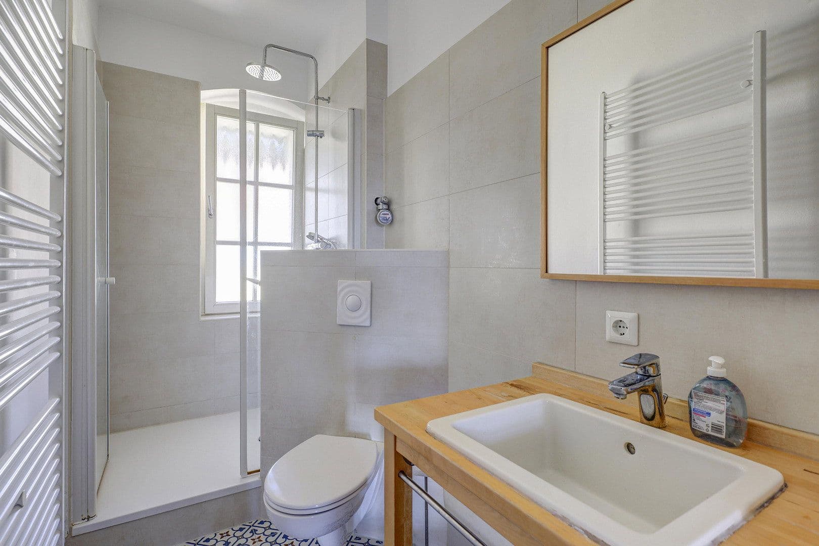 Prodej bytu 4+1 146 m², Berlin, Berlín Prodej bytu 4+1 146 m², Berlin, Berlín
