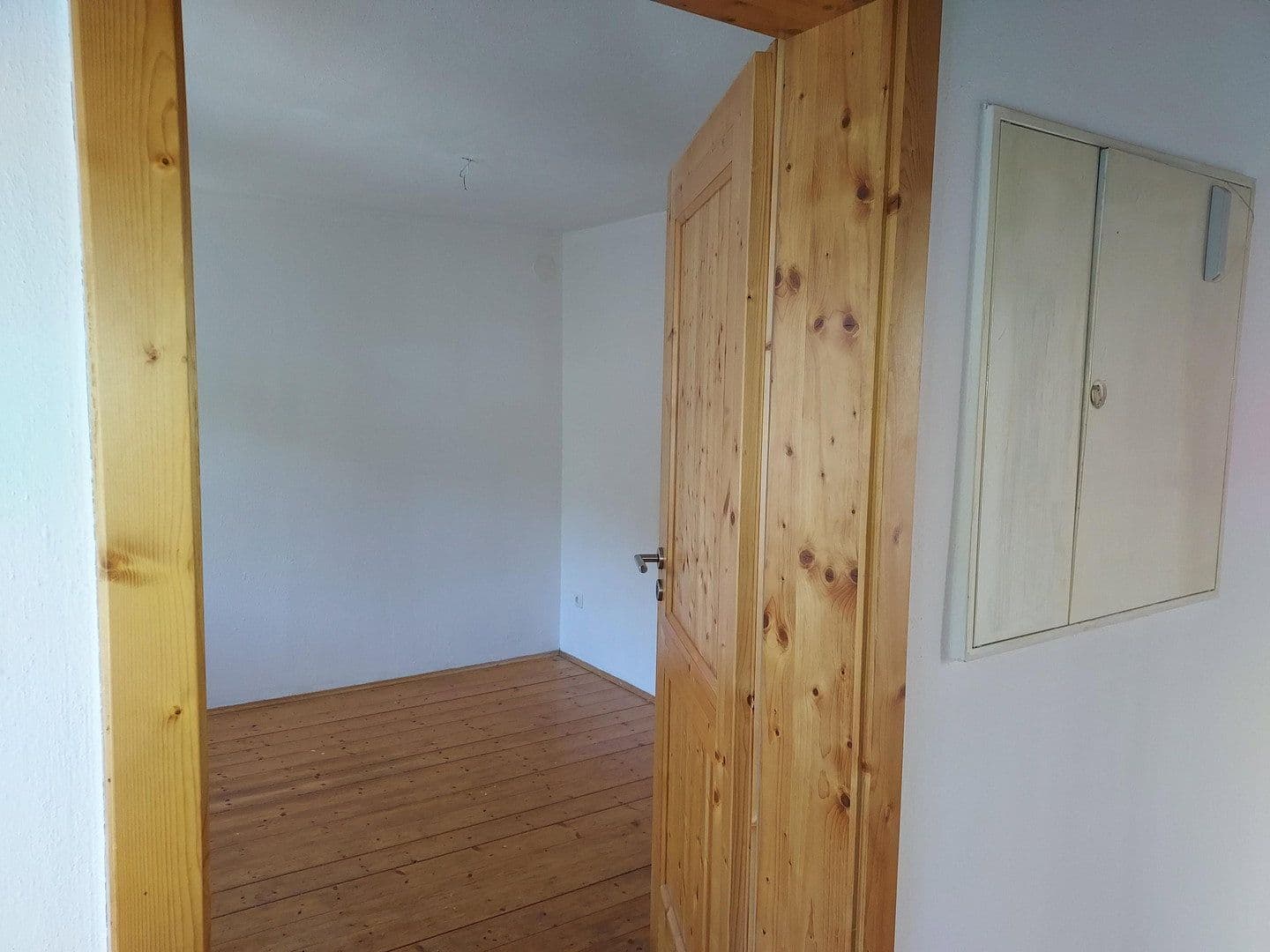 Prodej domu 155 m², pozemek 307 m², St.-Veiter-Str. 25, Neumarkt-St. Veit, Bavorsko Prodej domu 155 m², pozemek 307 m², St.-Veiter-Str. 25, Neumarkt-St. Veit, Bavorsko