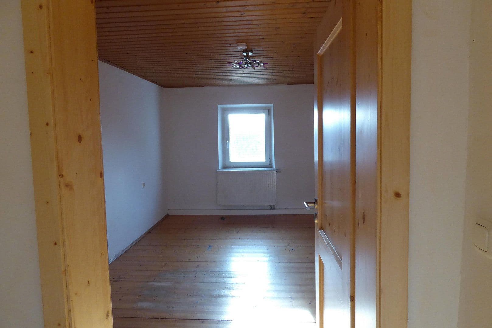 Prodej domu 155 m², pozemek 307 m², St.-Veiter-Str. 25, Neumarkt-St. Veit, Bavorsko Prodej domu 155 m², pozemek 307 m², St.-Veiter-Str. 25, Neumarkt-St. Veit, Bavorsko