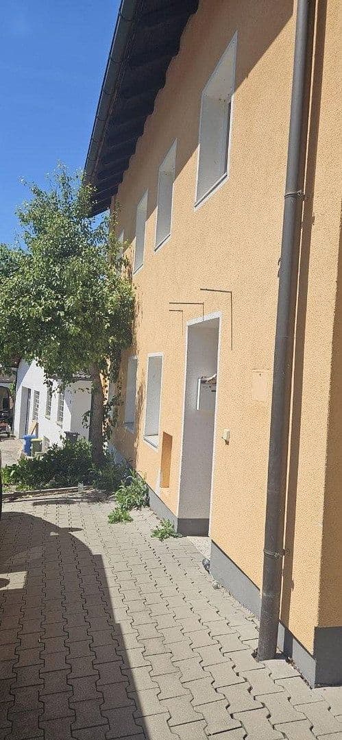 Prodej domu 155 m², pozemek 307 m², St.-Veiter-Str. 25, Neumarkt-St. Veit, Bavorsko Prodej domu 155 m², pozemek 307 m², St.-Veiter-Str. 25, Neumarkt-St. Veit, Bavorsko