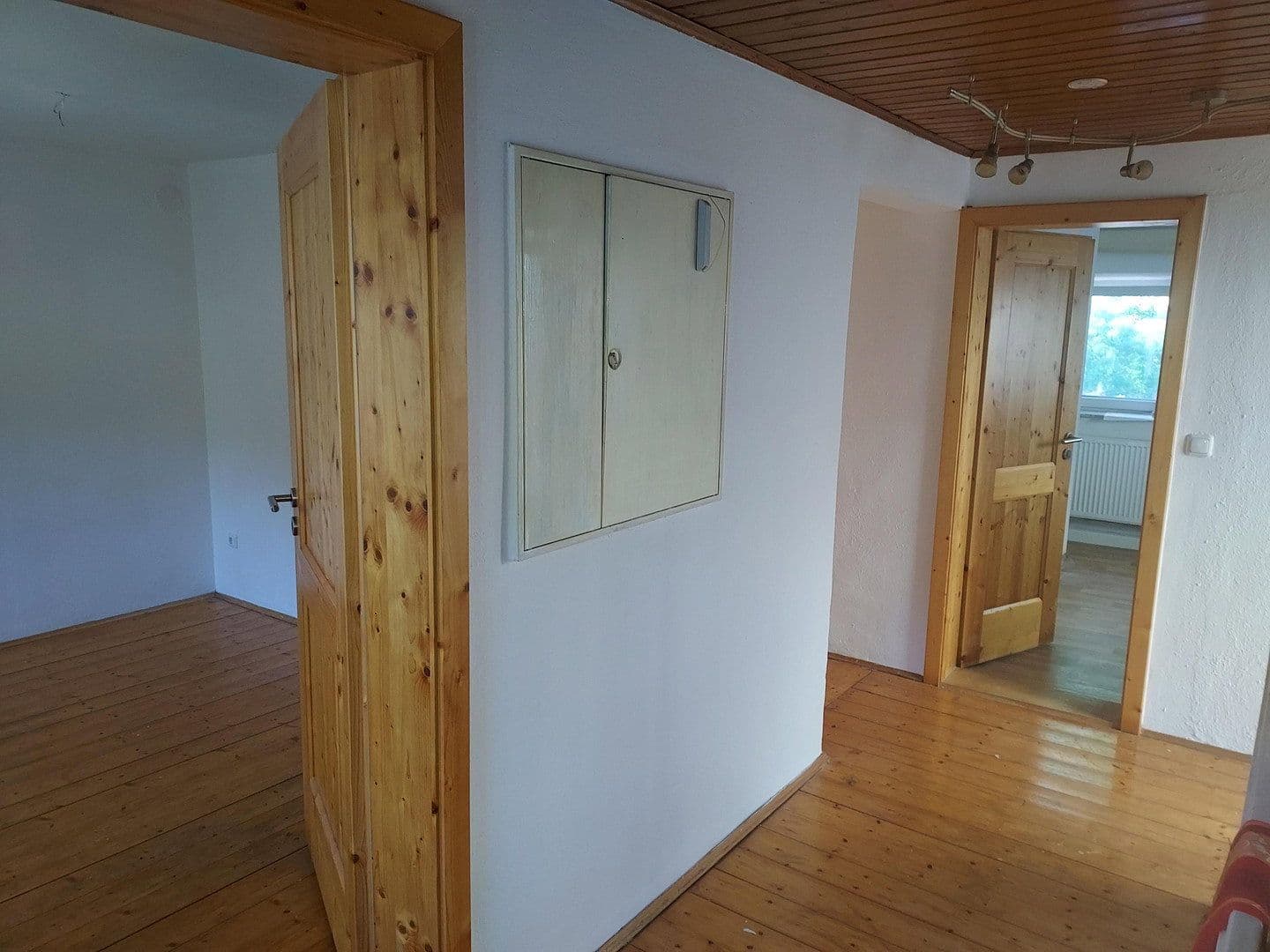 Prodej domu 155 m², pozemek 307 m², St.-Veiter-Str. 25, Neumarkt-St. Veit, Bavorsko Prodej domu 155 m², pozemek 307 m², St.-Veiter-Str. 25, Neumarkt-St. Veit, Bavorsko