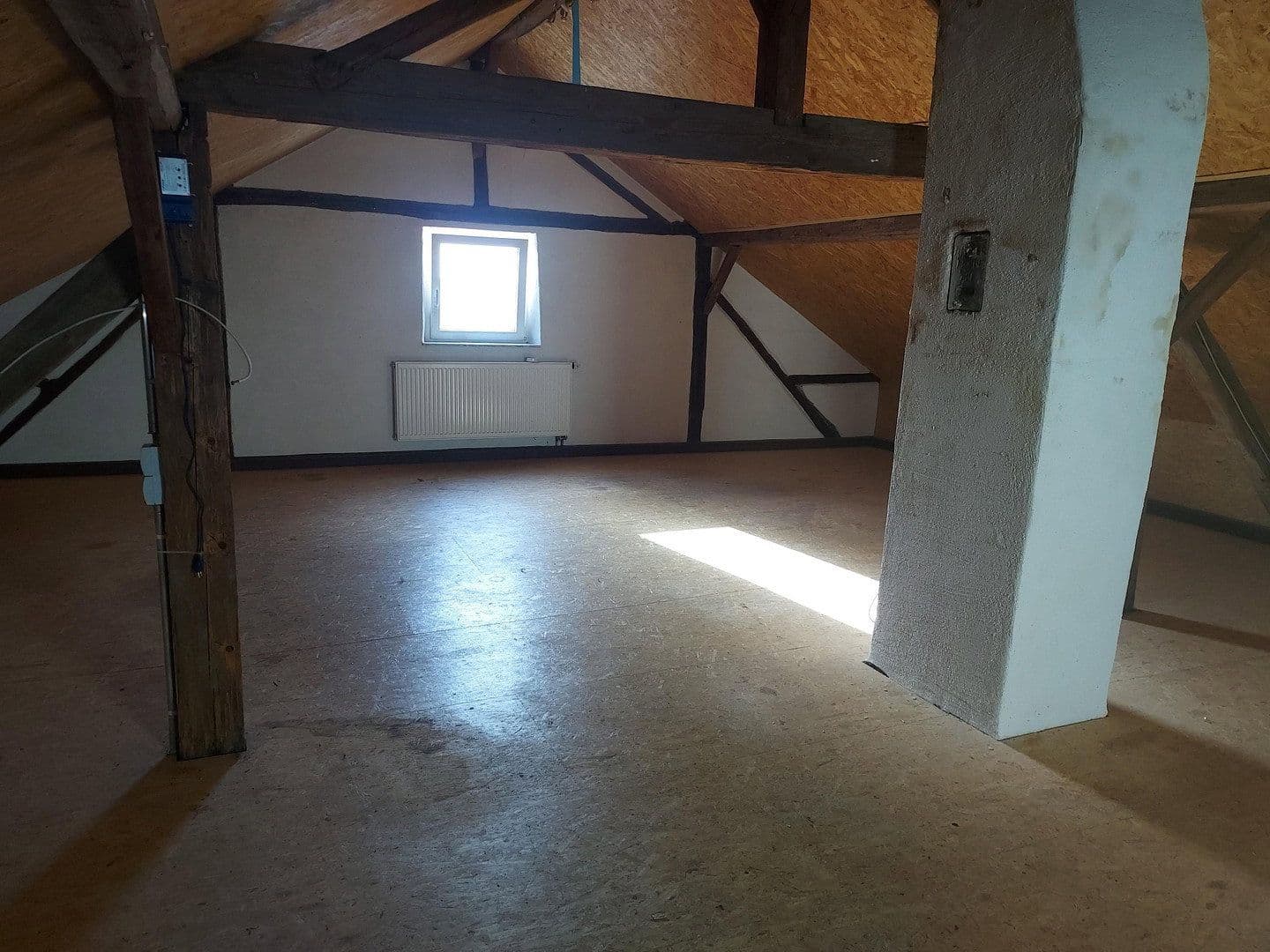 Prodej domu 155 m², pozemek 307 m², St.-Veiter-Str. 25, Neumarkt-St. Veit, Bavorsko Prodej domu 155 m², pozemek 307 m², St.-Veiter-Str. 25, Neumarkt-St. Veit, Bavorsko