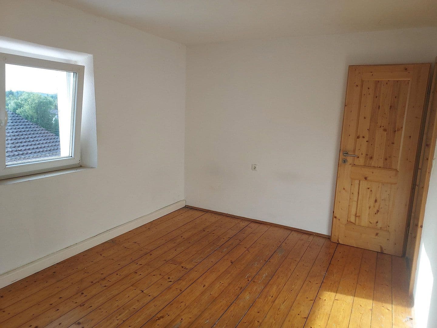 Prodej domu 155 m², pozemek 307 m², St.-Veiter-Str. 25, Neumarkt-St. Veit, Bavorsko Prodej domu 155 m², pozemek 307 m², St.-Veiter-Str. 25, Neumarkt-St. Veit, Bavorsko