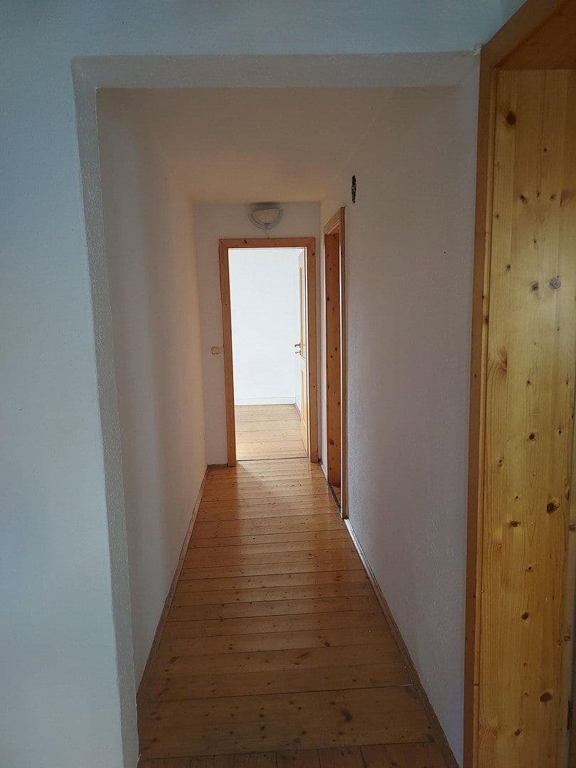 Prodej domu 155 m², pozemek 307 m², St.-Veiter-Str. 25, Neumarkt-St. Veit, Bavorsko Prodej domu 155 m², pozemek 307 m², St.-Veiter-Str. 25, Neumarkt-St. Veit, Bavorsko