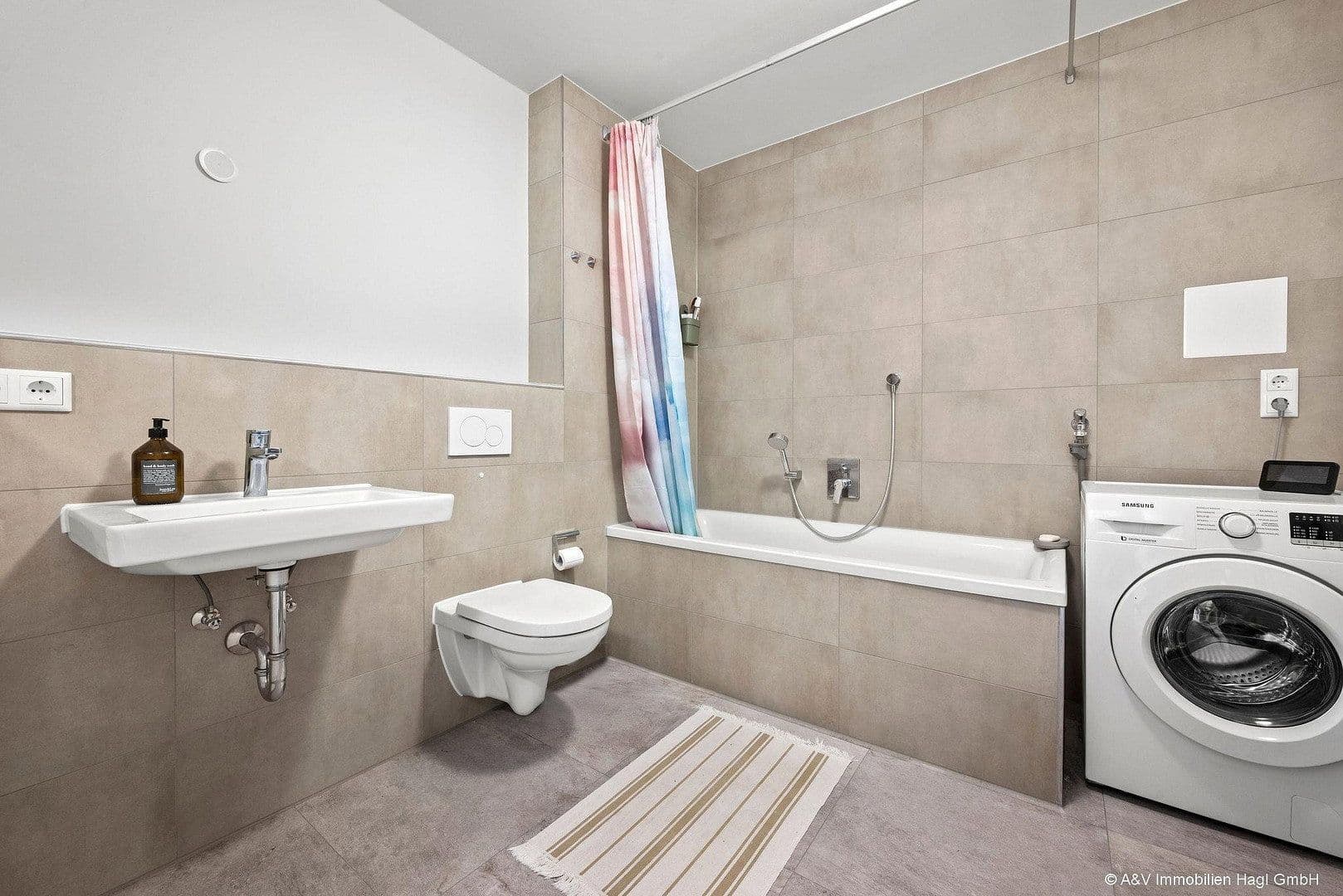 Prodej bytu 4+1 96 m², Lerchenstraße 10a, Poing, Bavorsko Prodej bytu 4+1 96 m², Lerchenstraße 10a, Poing, Bavorsko