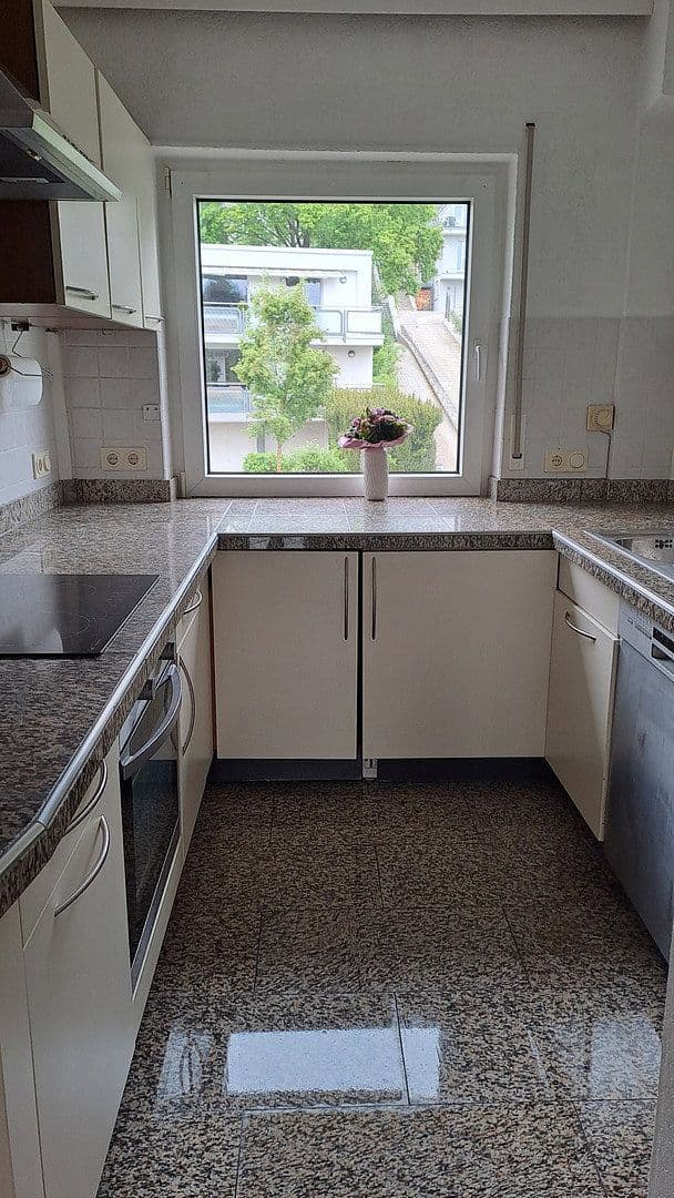 Pronájem bytu 3+1 75 m², Dachbergstraße 55, Bad Soden am Taunus, Hessen Pronájem bytu 3+1 75 m², Dachbergstraße 55, Bad Soden am Taunus, Hessen