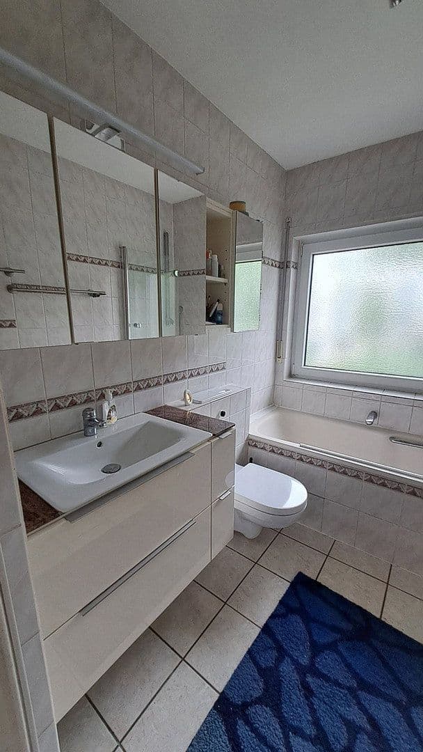 Pronájem bytu 3+1 75 m², Dachbergstraße 55, Bad Soden am Taunus, Hessen Pronájem bytu 3+1 75 m², Dachbergstraße 55, Bad Soden am Taunus, Hessen