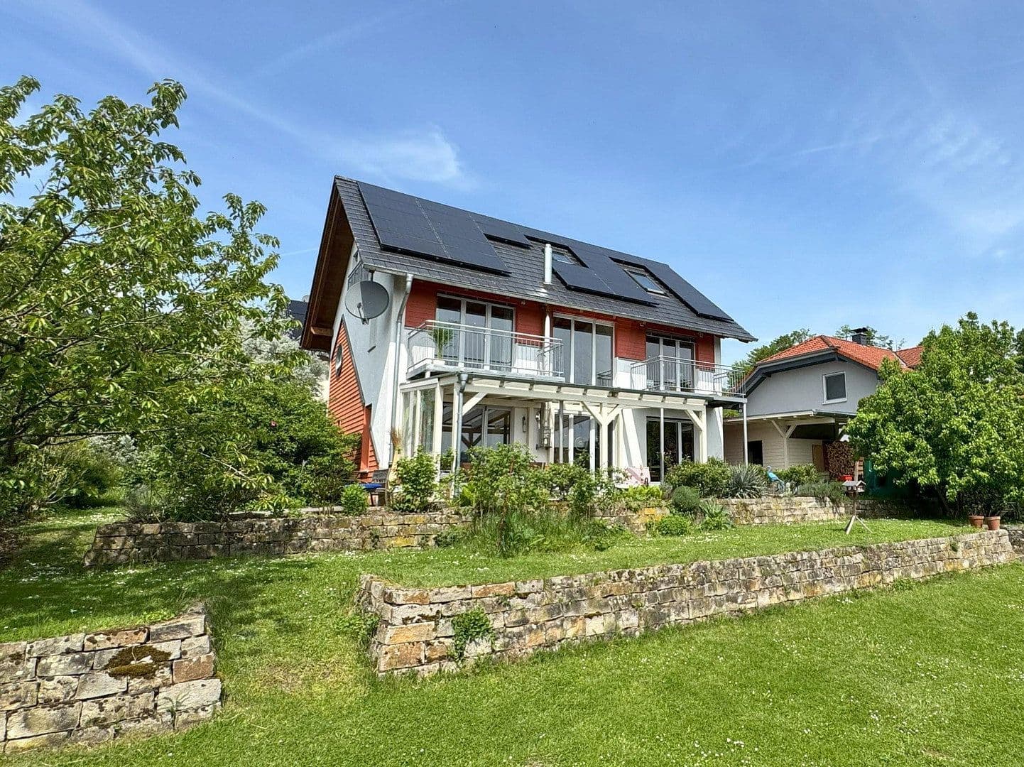 Prodej domu 174 m², pozemek 696 m², Liebenau, Hessen Prodej domu 174 m², pozemek 696 m², Liebenau, Hessen