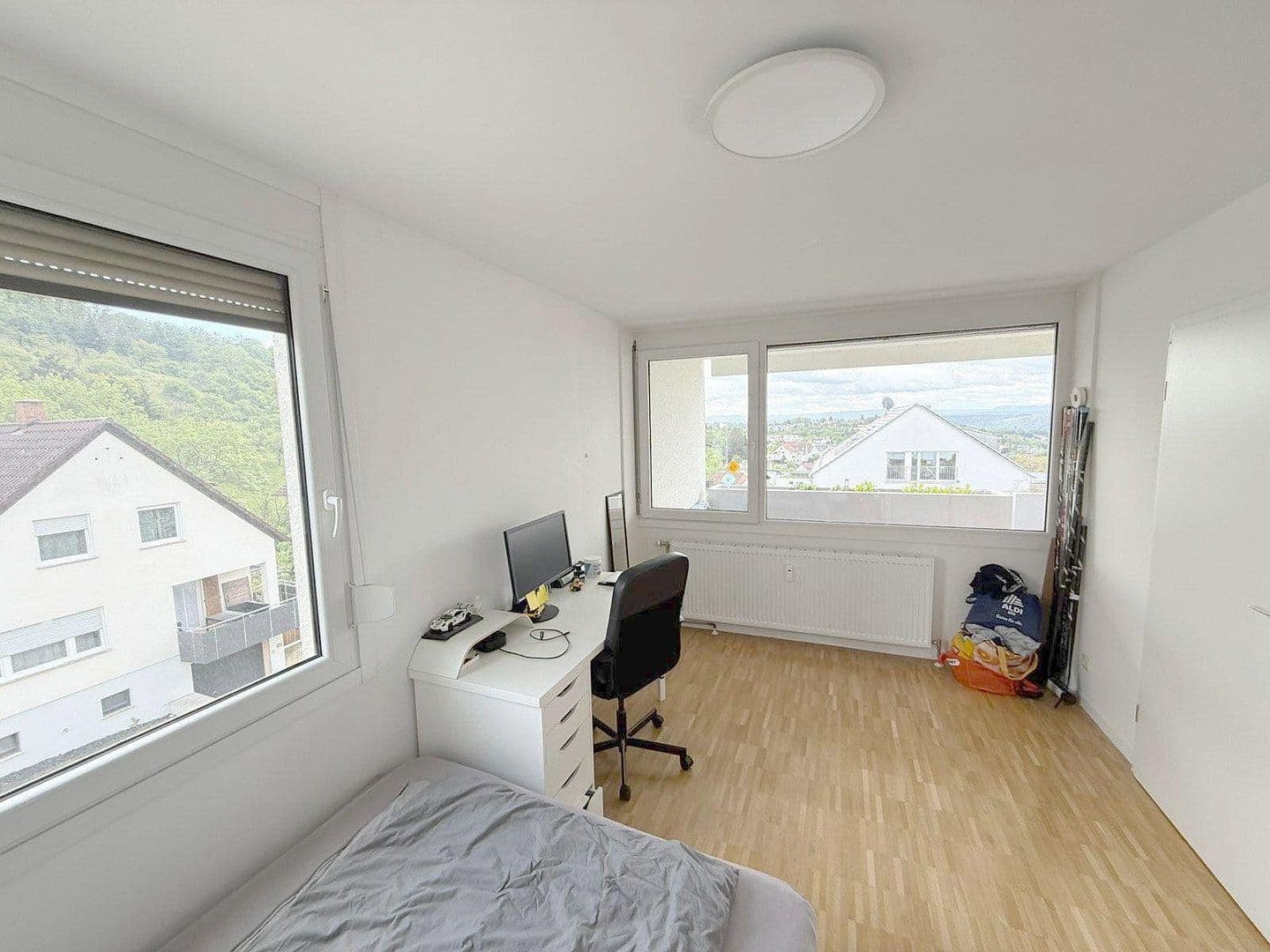 Pronájem bytu 3+1 80 m², Krummenackerstraße 0, Esslingen am Neckar, Bádensko-Württembersko Pronájem bytu 3+1 80 m², Krummenackerstraße 0, Esslingen am Neckar, Bádensko-Württembersko