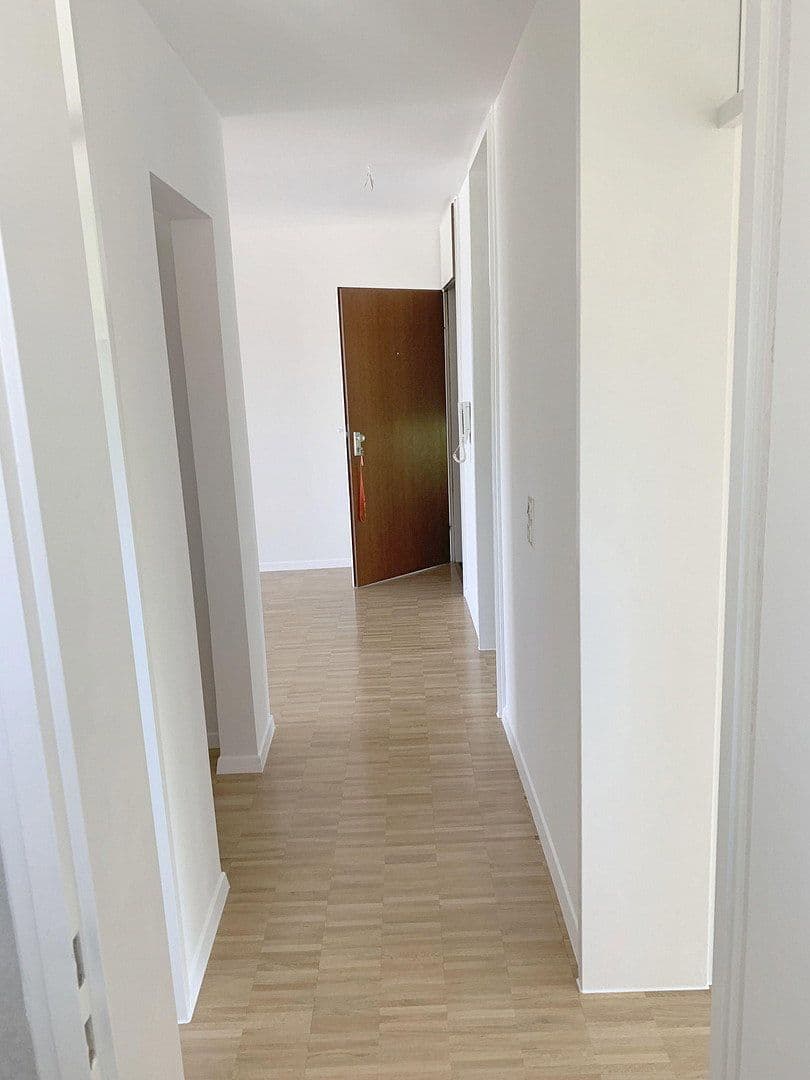 Pronájem bytu 3+1 80 m², Krummenackerstraße 0, Esslingen am Neckar, Bádensko-Württembersko Pronájem bytu 3+1 80 m², Krummenackerstraße 0, Esslingen am Neckar, Bádensko-Württembersko