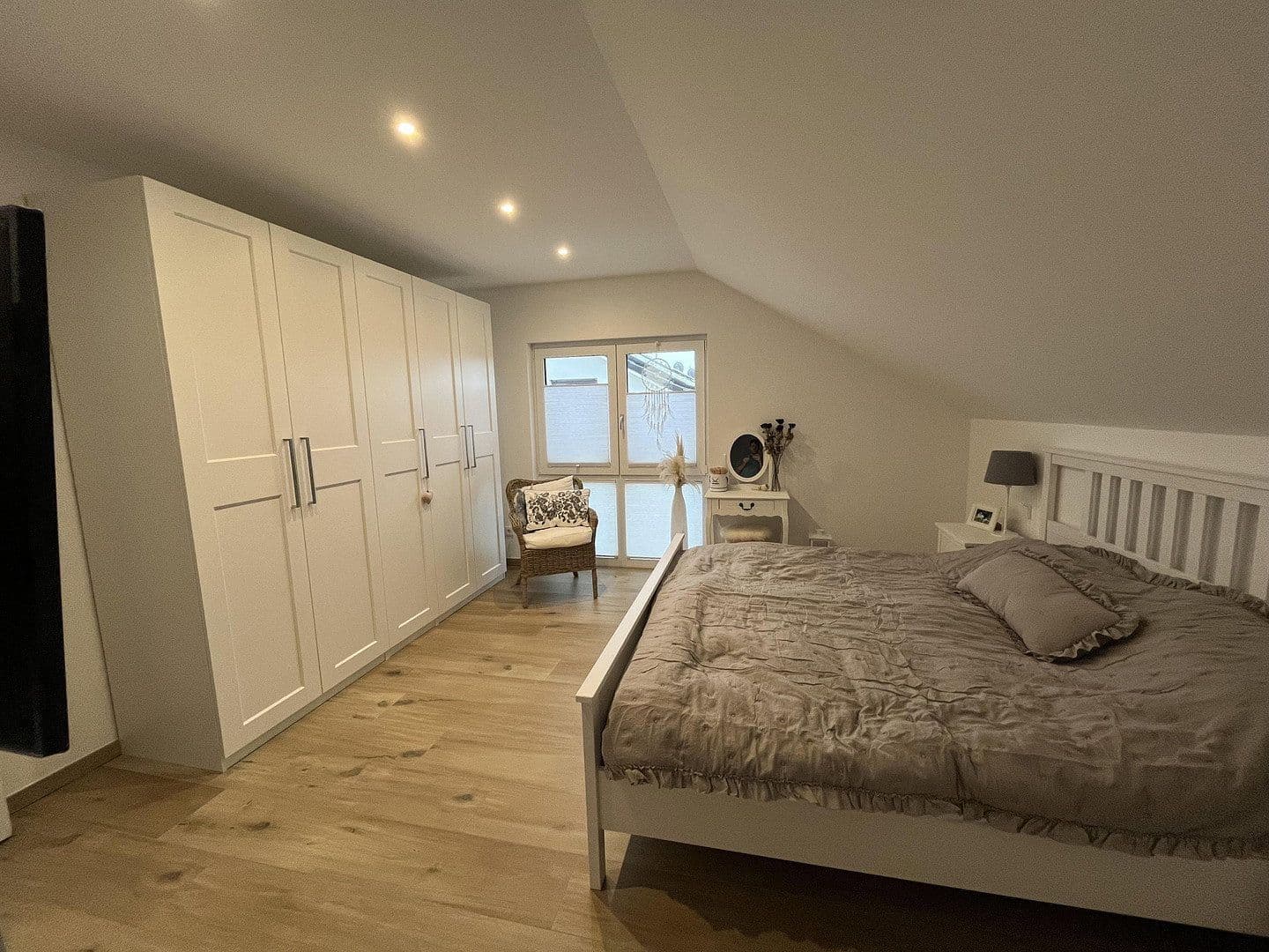 Prodej domu 180 m², pozemek 608 m², Velbert, Severní Porýní-Vestfálsko Prodej domu 180 m², pozemek 608 m², Velbert, Severní Porýní-Vestfálsko