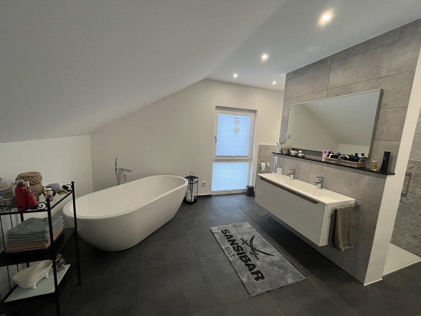 Prodej domu 180 m², pozemek 608 m², Velbert, Severní Porýní-Vestfálsko Prodej domu 180 m², pozemek 608 m², Velbert, Severní Porýní-Vestfálsko