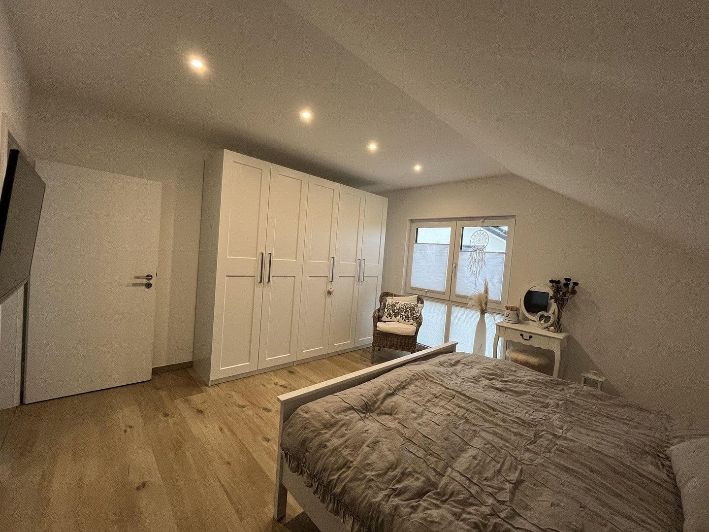 Prodej domu 180 m², pozemek 608 m², Velbert, Severní Porýní-Vestfálsko Prodej domu 180 m², pozemek 608 m², Velbert, Severní Porýní-Vestfálsko