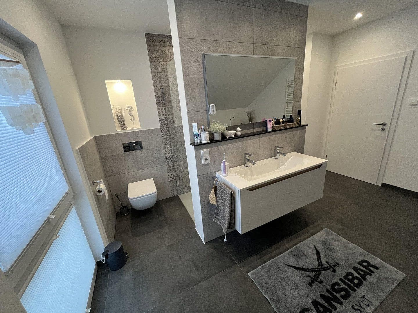 Prodej domu 180 m², pozemek 608 m², Velbert, Severní Porýní-Vestfálsko Prodej domu 180 m², pozemek 608 m², Velbert, Severní Porýní-Vestfálsko