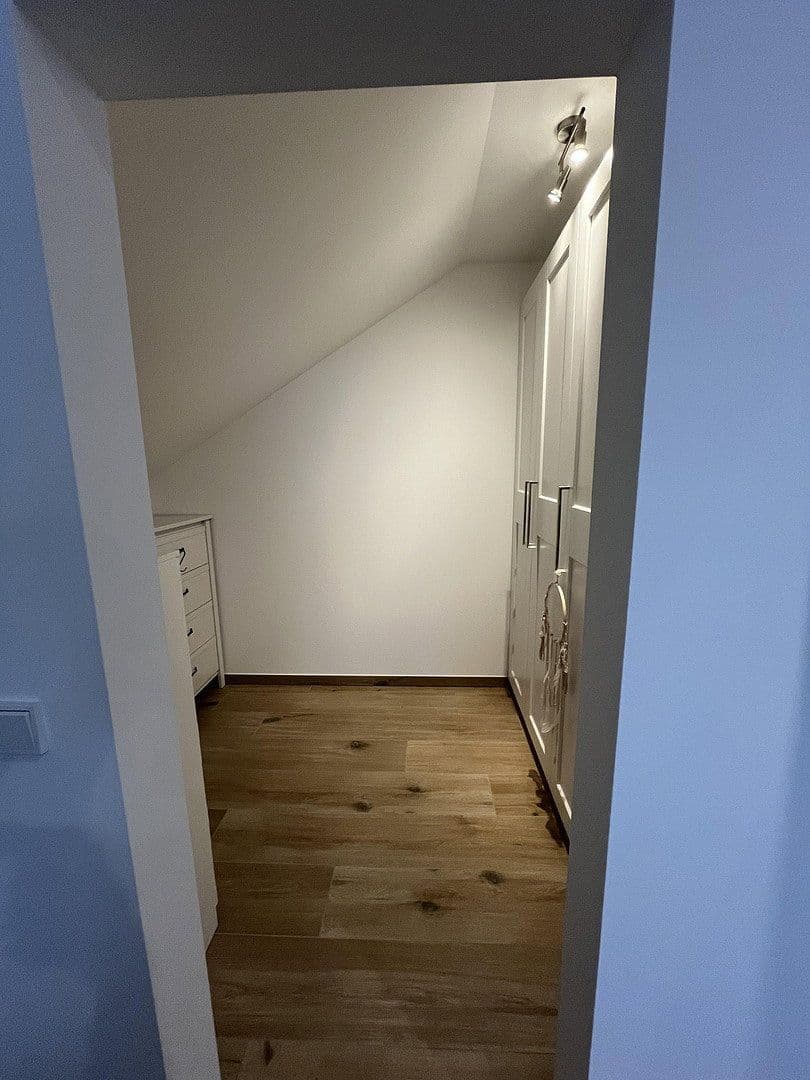Prodej domu 180 m², pozemek 608 m², Velbert, Severní Porýní-Vestfálsko Prodej domu 180 m², pozemek 608 m², Velbert, Severní Porýní-Vestfálsko