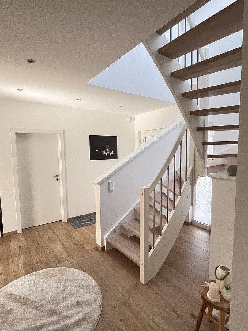 Prodej domu 180 m², pozemek 608 m², Velbert, Severní Porýní-Vestfálsko Prodej domu 180 m², pozemek 608 m², Velbert, Severní Porýní-Vestfálsko