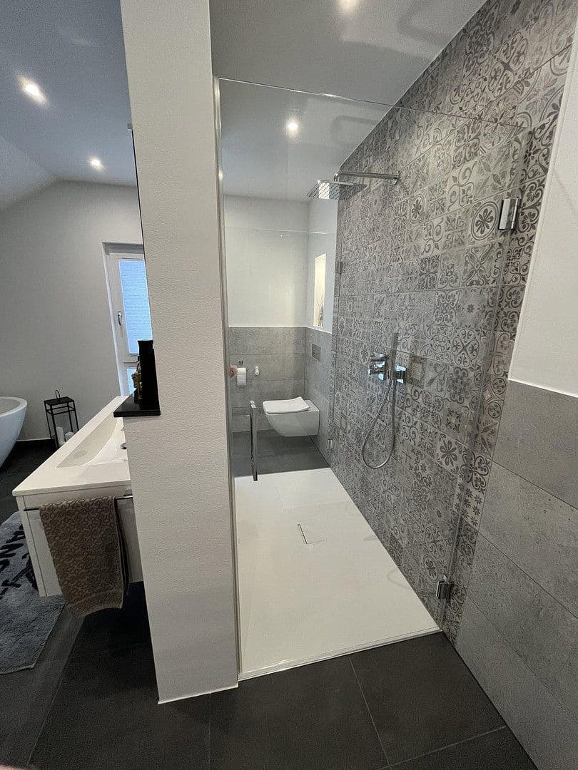 Prodej domu 180 m², pozemek 608 m², Velbert, Severní Porýní-Vestfálsko Prodej domu 180 m², pozemek 608 m², Velbert, Severní Porýní-Vestfálsko