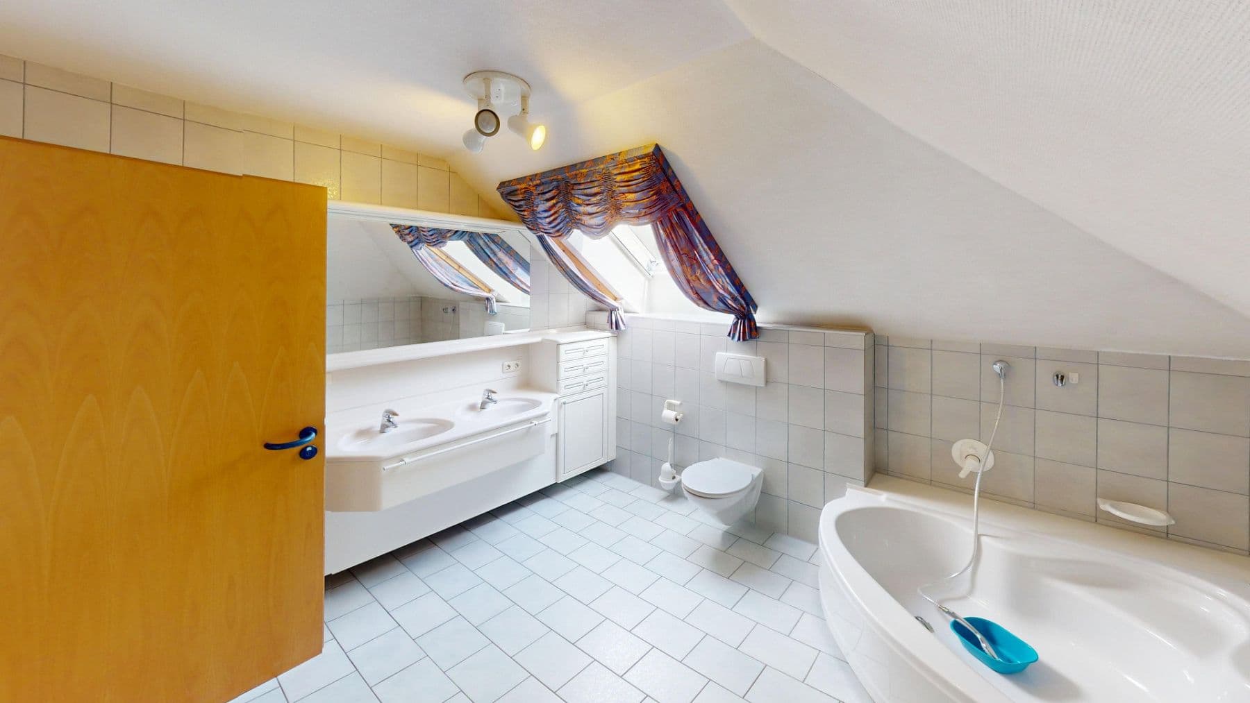 Prodej domu 316 m², pozemek 1.100 m², Günzburg, Bavorsko Prodej domu 316 m², pozemek 1.100 m², Günzburg, Bavorsko