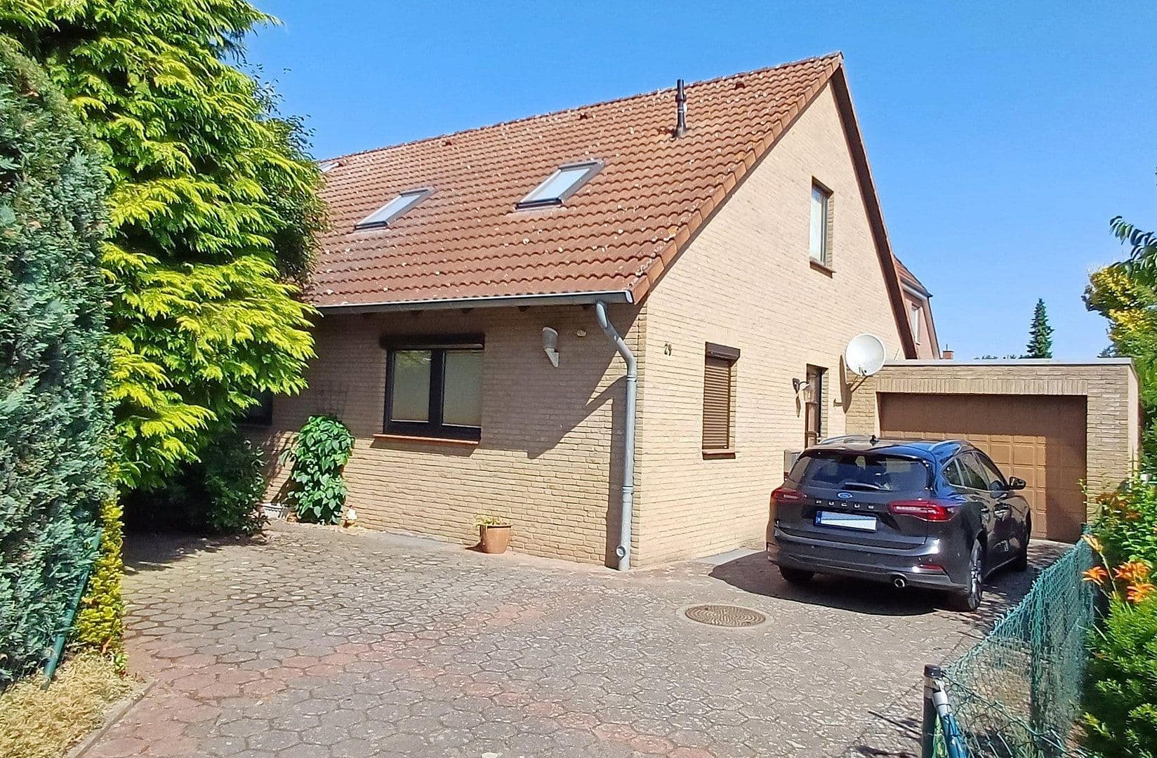 Prodej domu 192 m², pozemek 674 m², Garbsen, Dolní Sasko Prodej domu 192 m², pozemek 674 m², Garbsen, Dolní Sasko