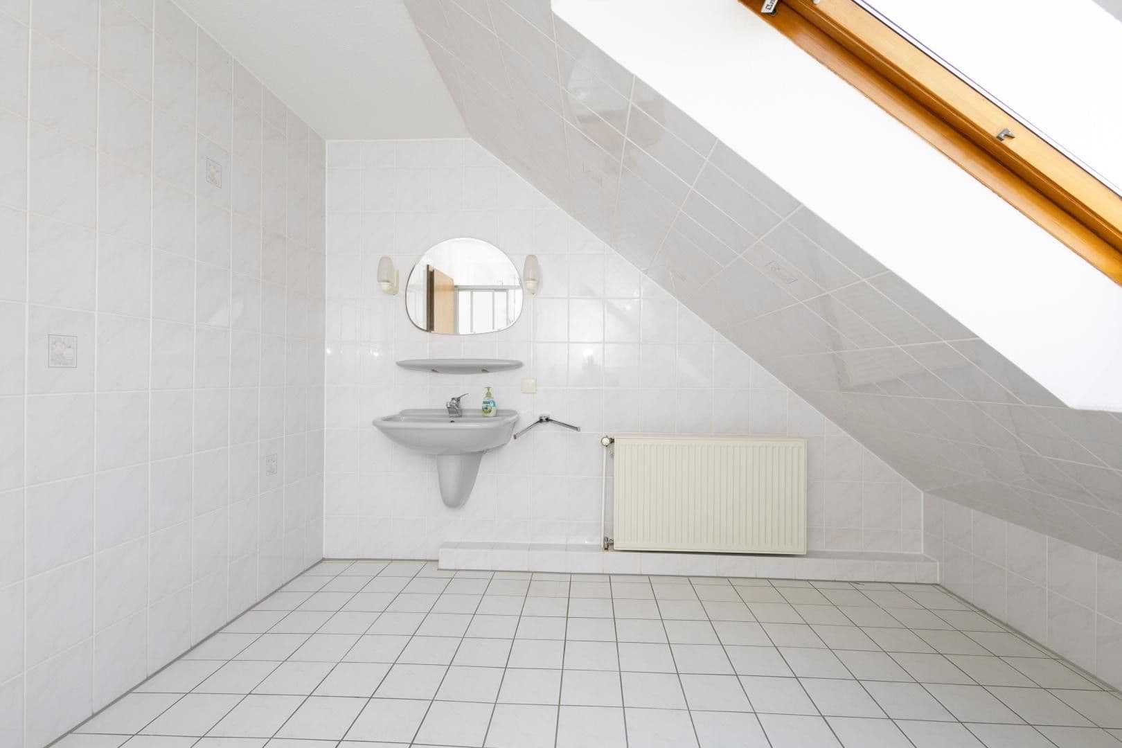 Prodej domu 192 m², pozemek 674 m², Garbsen, Dolní Sasko Prodej domu 192 m², pozemek 674 m², Garbsen, Dolní Sasko