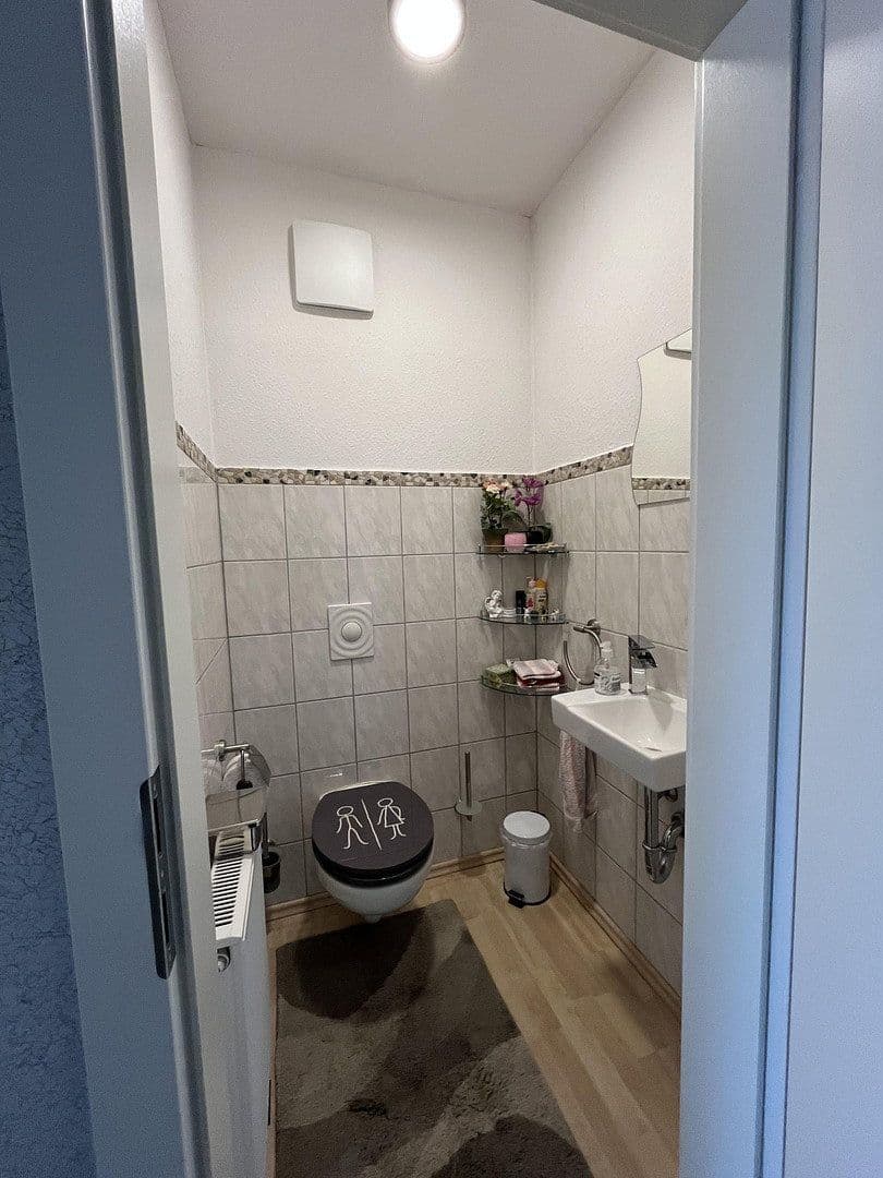 Prodej bytu 3+1 84 m², Rietburgstrasse 2, Maxdorf, Porýní-Falc Prodej bytu 3+1 84 m², Rietburgstrasse 2, Maxdorf, Porýní-Falc