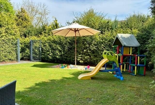 Prodej domu 244 m², pozemek 760 m², Krefeld, Severní Porýní-Vestfálsko Prodej domu 244 m², pozemek 760 m², Krefeld, Severní Porýní-Vestfálsko