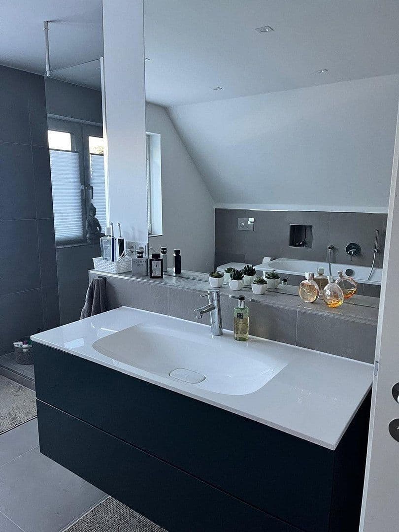 Prodej domu 244 m², pozemek 760 m², Krefeld, Severní Porýní-Vestfálsko Prodej domu 244 m², pozemek 760 m², Krefeld, Severní Porýní-Vestfálsko