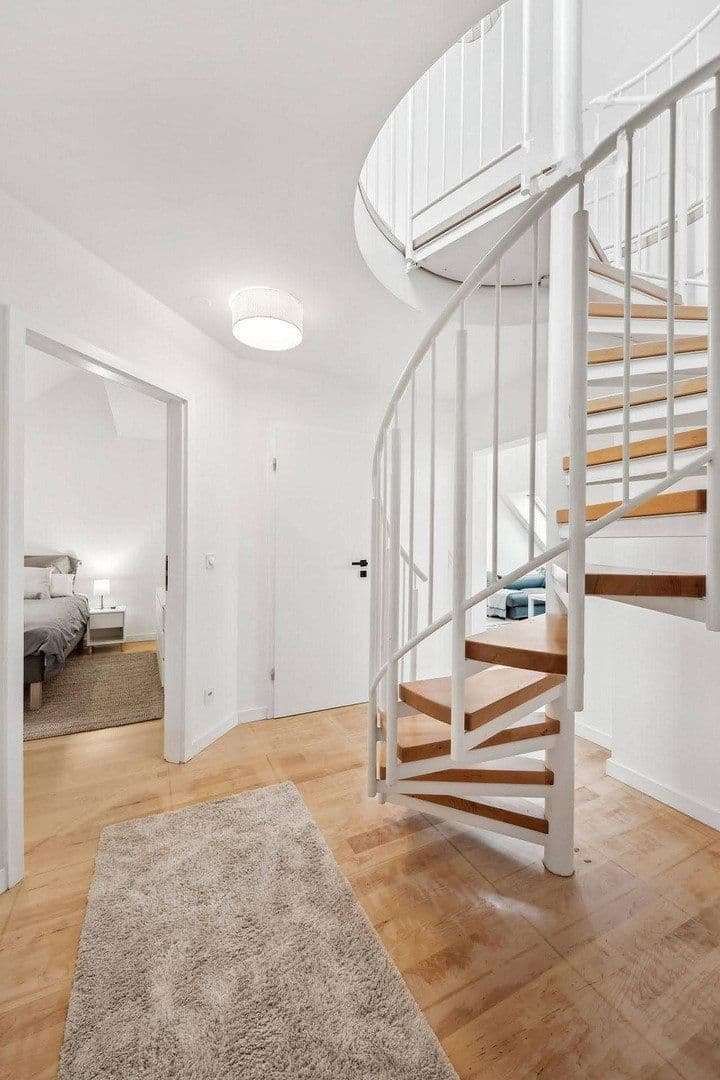 Pronájem bytu 2+kk 75 m², Axel-von-Ambesser-str. 9, München, Bavorsko Pronájem bytu 2+kk 75 m², Axel-von-Ambesser-str. 9, München, Bavorsko
