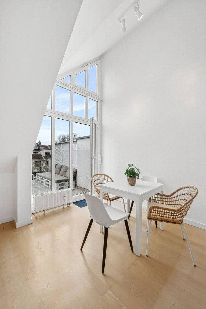 Pronájem bytu 2+kk 75 m², Axel-von-Ambesser-str. 9, München, Bavorsko Pronájem bytu 2+kk 75 m², Axel-von-Ambesser-str. 9, München, Bavorsko