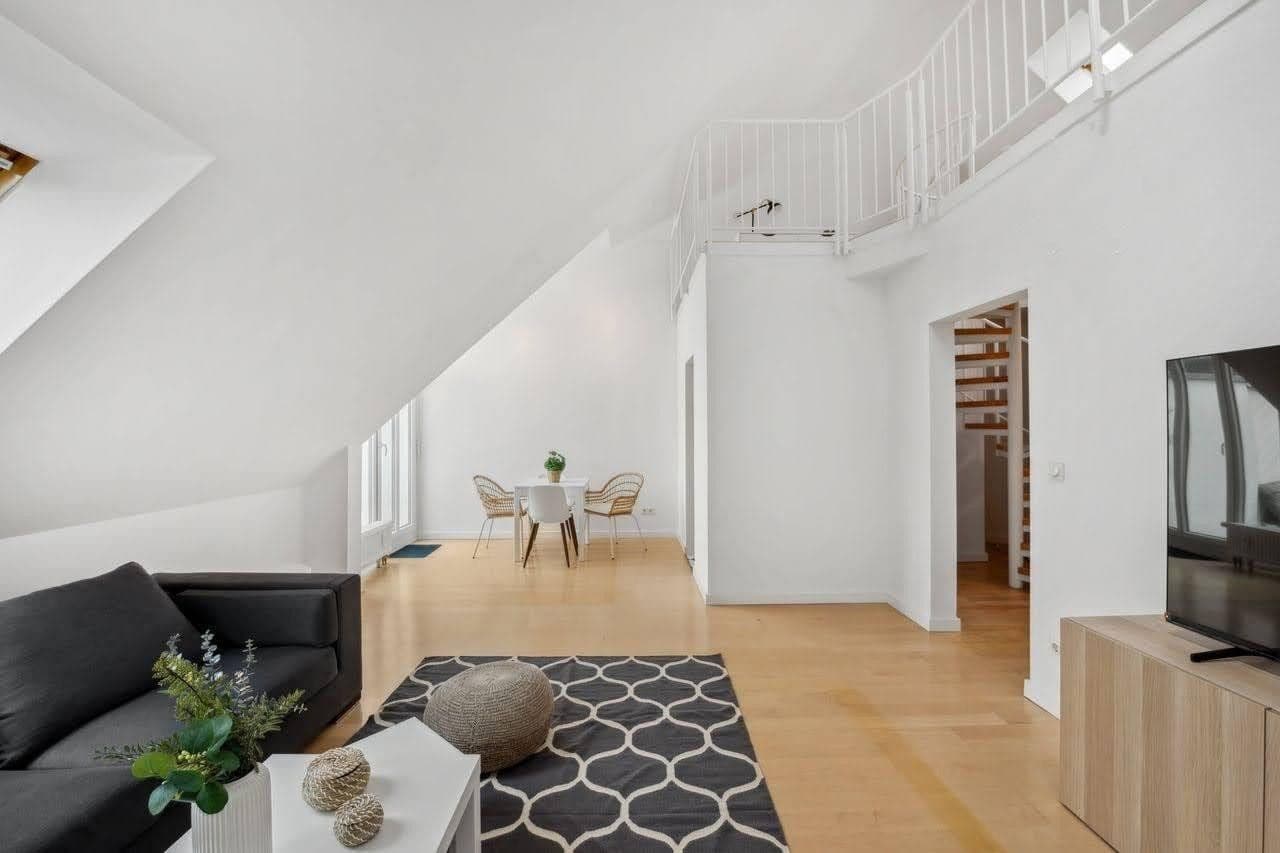 Pronájem bytu 2+kk 75 m², Axel-von-Ambesser-str. 9, München, Bavorsko Pronájem bytu 2+kk 75 m², Axel-von-Ambesser-str. 9, München, Bavorsko