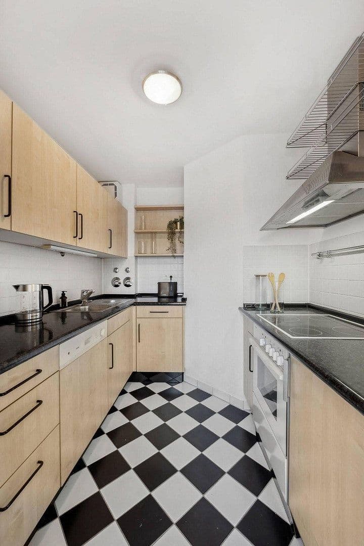 Pronájem bytu 2+kk 75 m², Axel-von-Ambesser-str. 9, München, Bavorsko Pronájem bytu 2+kk 75 m², Axel-von-Ambesser-str. 9, München, Bavorsko
