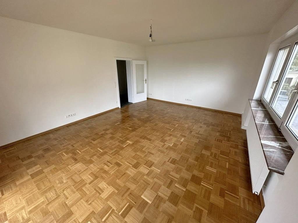 Pronájem bytu 3+1 95 m², Sauerbruchstr. 11, Bruchsal, Bádensko-Württembersko Pronájem bytu 3+1 95 m², Sauerbruchstr. 11, Bruchsal, Bádensko-Württembersko