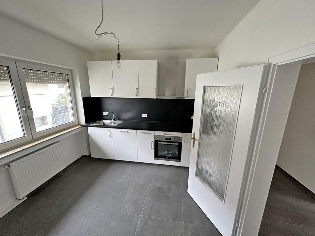 Pronájem bytu 3+1 95 m², Sauerbruchstr. 11, Bruchsal, Bádensko-Württembersko Pronájem bytu 3+1 95 m², Sauerbruchstr. 11, Bruchsal, Bádensko-Württembersko