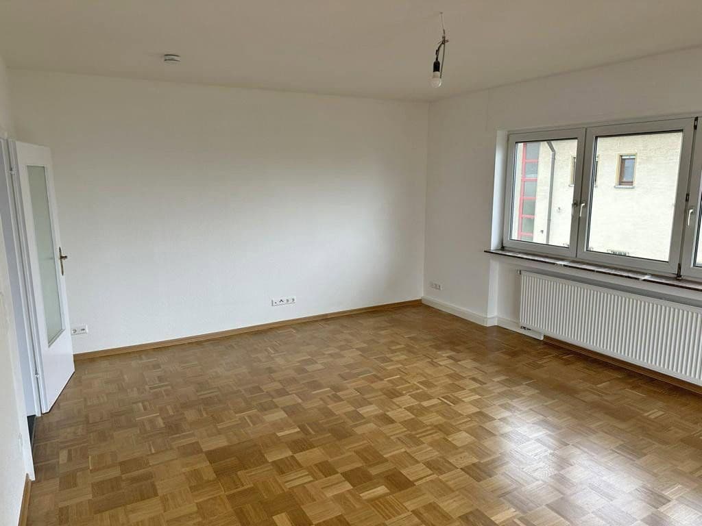 Pronájem bytu 3+1 95 m², Sauerbruchstr. 11, Bruchsal, Bádensko-Württembersko Pronájem bytu 3+1 95 m², Sauerbruchstr. 11, Bruchsal, Bádensko-Württembersko
