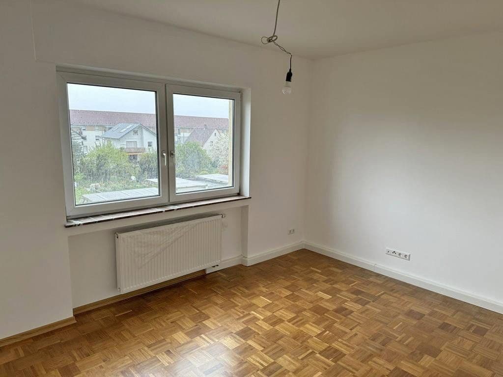 Pronájem bytu 3+1 95 m², Sauerbruchstr. 11, Bruchsal, Bádensko-Württembersko Pronájem bytu 3+1 95 m², Sauerbruchstr. 11, Bruchsal, Bádensko-Württembersko