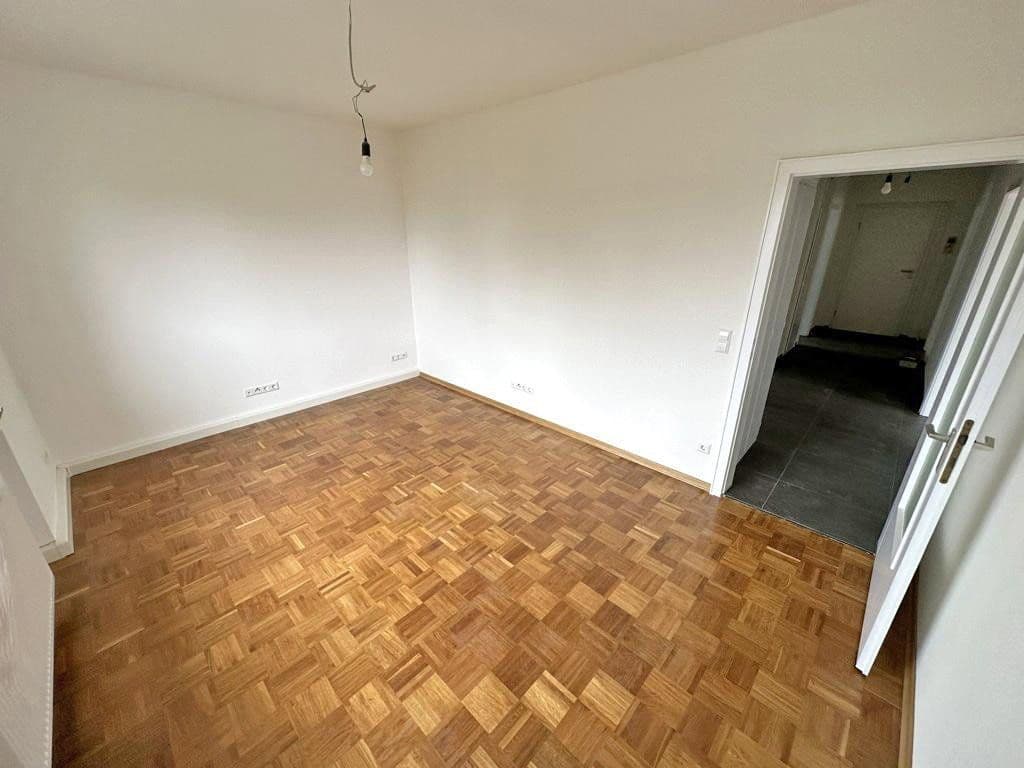 Pronájem bytu 3+1 95 m², Sauerbruchstr. 11, Bruchsal, Bádensko-Württembersko Pronájem bytu 3+1 95 m², Sauerbruchstr. 11, Bruchsal, Bádensko-Württembersko