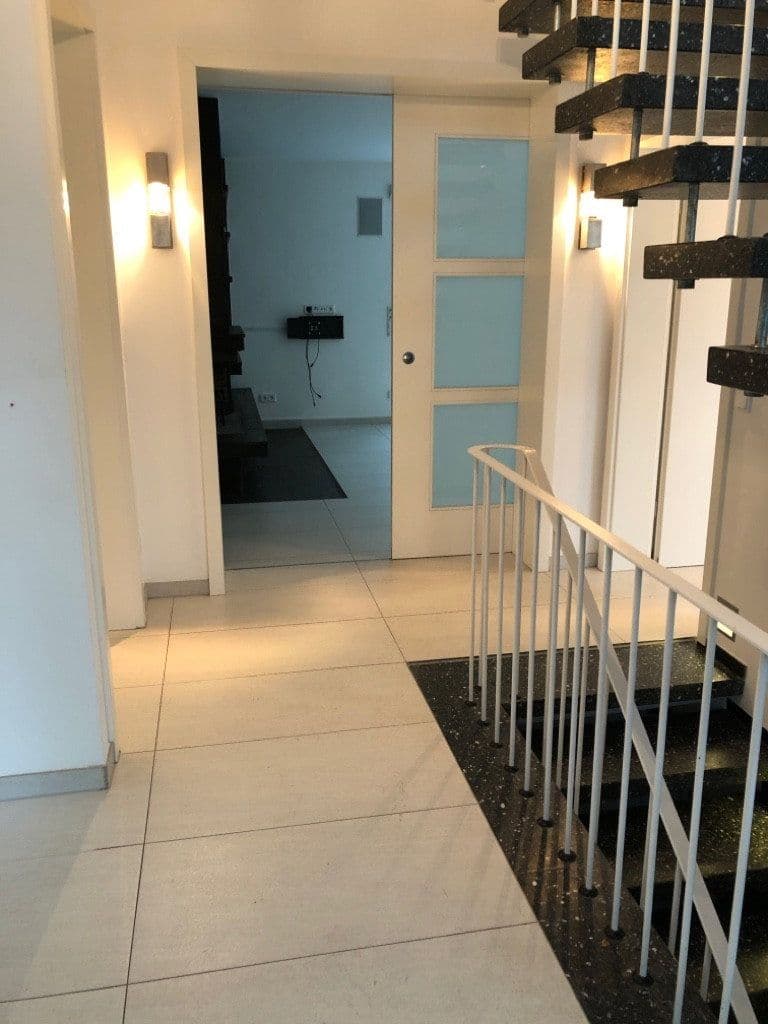Pronájem domu 300 m², pozemek 800 m², Dreieich, Hessen Pronájem domu 300 m², pozemek 800 m², Dreieich, Hessen
