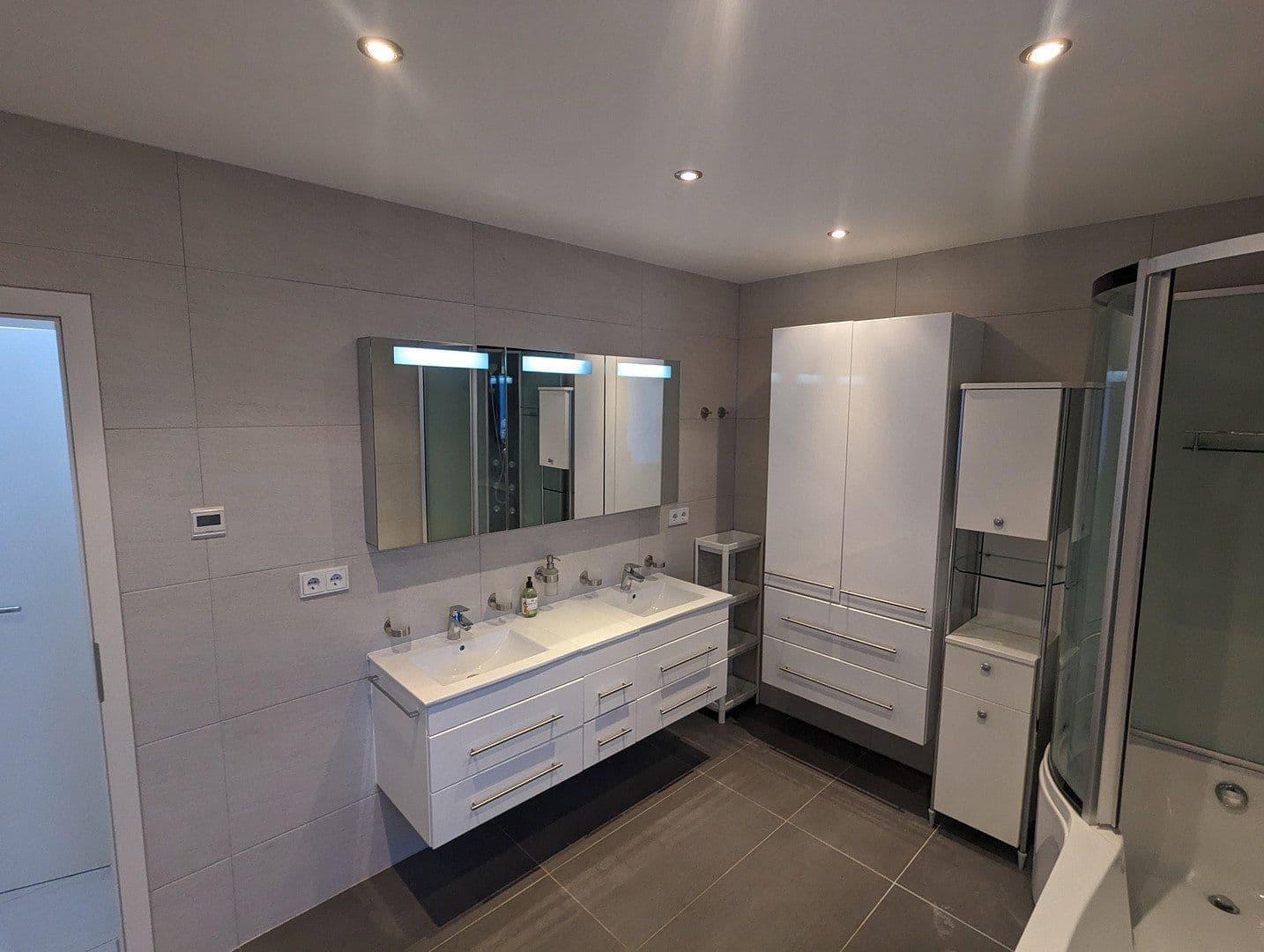 Pronájem domu 300 m², pozemek 800 m², Dreieich, Hessen Pronájem domu 300 m², pozemek 800 m², Dreieich, Hessen