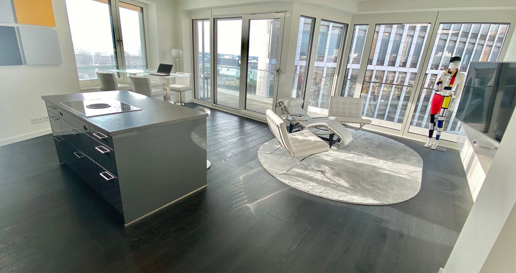Pronájem bytu 3+1 107 m², Überseeallee 8, Hamburg, Hamburg Pronájem bytu 3+1 107 m², Überseeallee 8, Hamburg, Hamburg