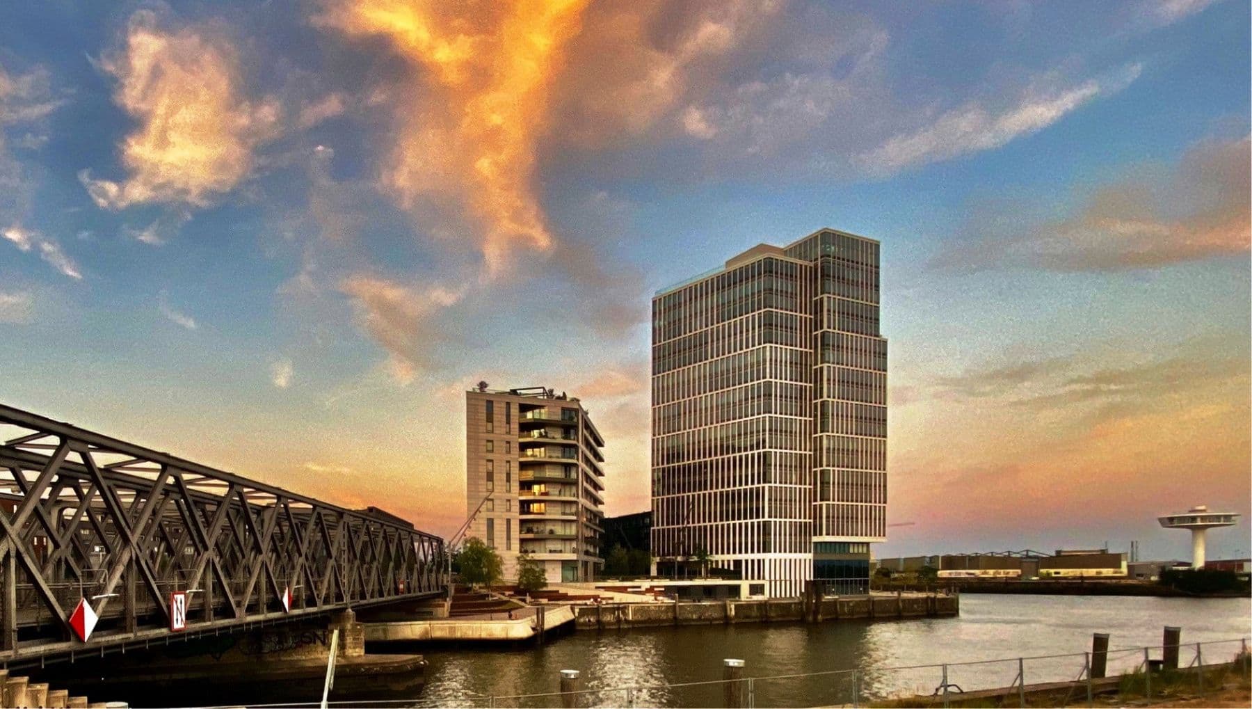 Pronájem bytu 3+1 107 m², Überseeallee 8, Hamburg, Hamburg Pronájem bytu 3+1 107 m², Überseeallee 8, Hamburg, Hamburg