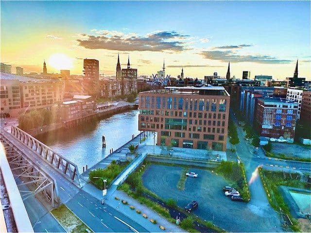 Pronájem bytu 3+1 107 m², Überseeallee 8, Hamburg, Hamburg Pronájem bytu 3+1 107 m², Überseeallee 8, Hamburg, Hamburg