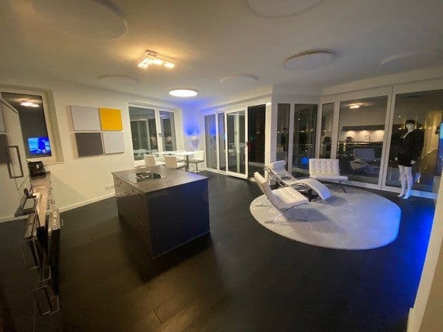 Pronájem bytu 3+1 107 m², Überseeallee 8, Hamburg, Hamburg Pronájem bytu 3+1 107 m², Überseeallee 8, Hamburg, Hamburg