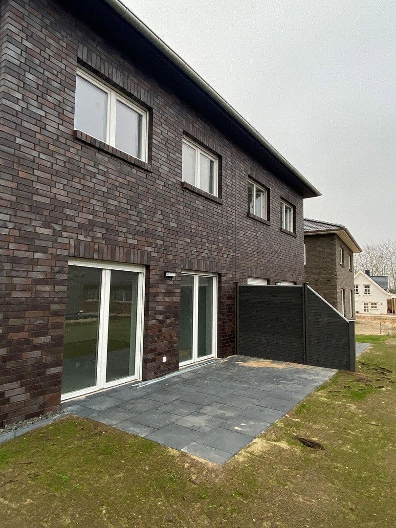 Pronájem domu 125 m², pozemek 310 m², Hainbuchenweg 3a, Lauenburg/Elbe, Šlesvicko-Holštýnsko Pronájem domu 125 m², pozemek 310 m², Hainbuchenweg 3a, Lauenburg/Elbe, Šlesvicko-Holštýnsko