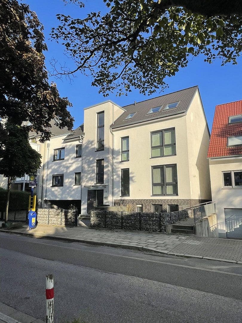 Pronájem bytu 2+1 94 m², Essen, Severní Porýní-Vestfálsko Pronájem bytu 2+1 94 m², Essen, Severní Porýní-Vestfálsko