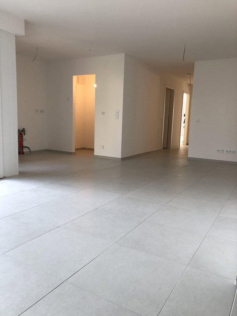 Pronájem bytu 3+1 88 m², Maxfeldstr., Nürnberg, Bavorsko Pronájem bytu 3+1 88 m², Maxfeldstr., Nürnberg, Bavorsko