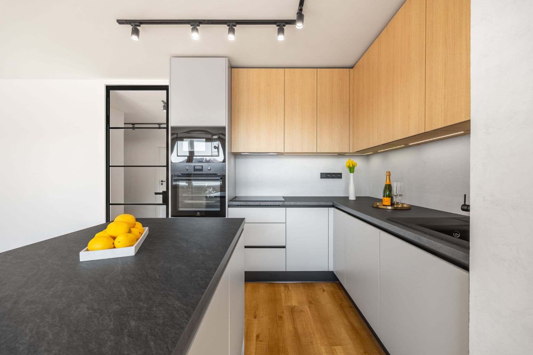 Prodej bytu 3+kk 79 m², Roháčova, Praha, Praha Prodej bytu 3+kk 79 m², Roháčova, Praha, Praha