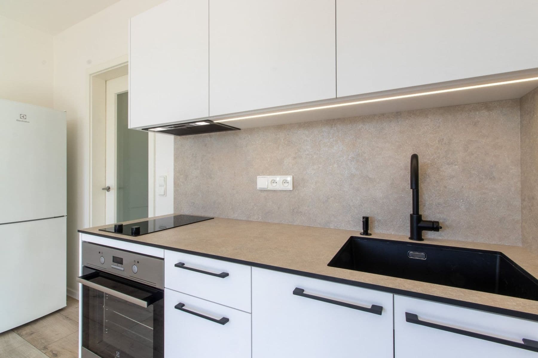 Pronájem bytu 1+kk 25 m², Novovysočanská, Praha, Praha Pronájem bytu 1+kk 25 m², Novovysočanská, Praha, Praha