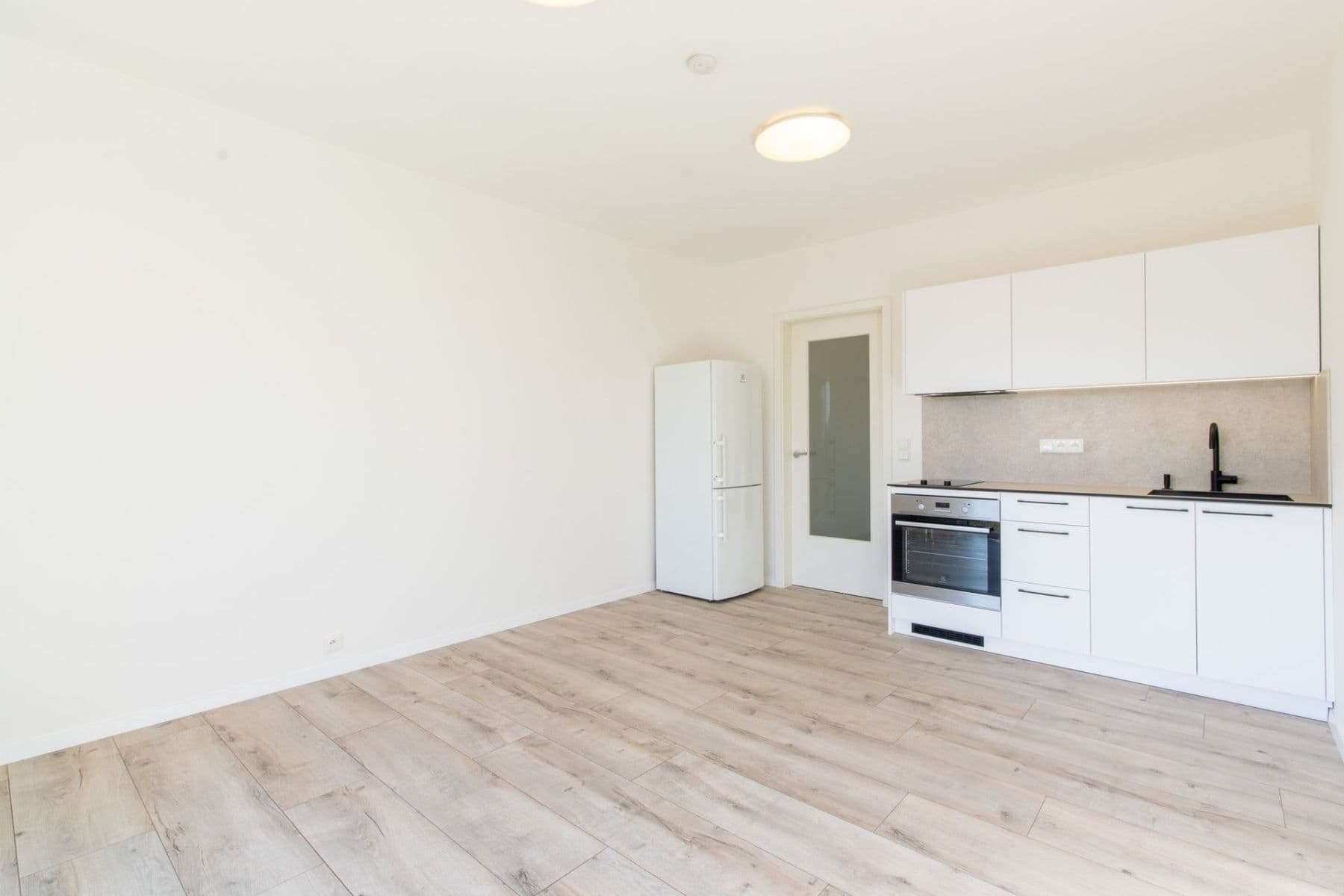 Pronájem bytu 1+kk 25 m², Novovysočanská, Praha, Praha Pronájem bytu 1+kk 25 m², Novovysočanská, Praha, Praha