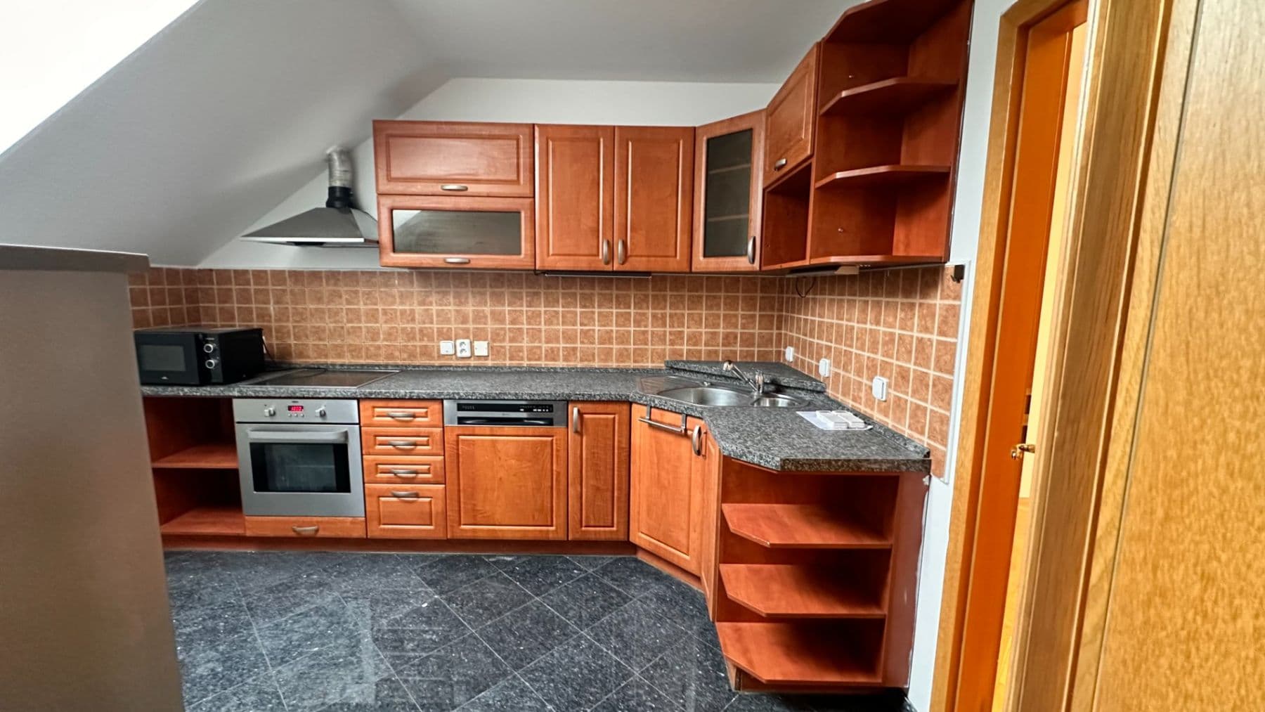 Pronájem bytu 2+1 76 m², Sabinova, Praha, Praha Pronájem bytu 2+1 76 m², Sabinova, Praha, Praha